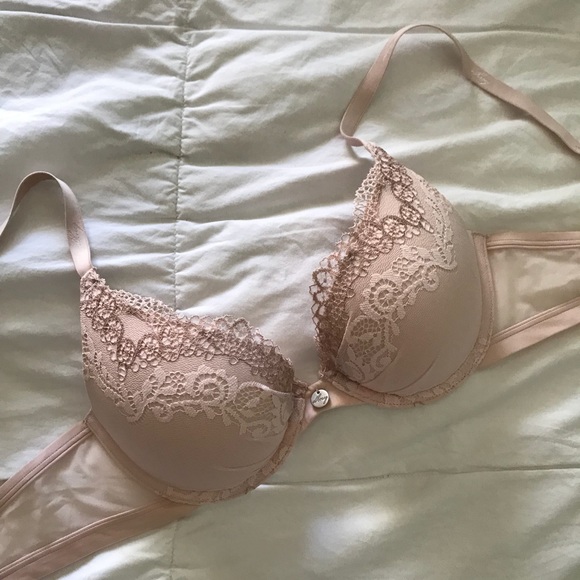 Dkny Other - 🛍 Light pink DKNY bra 32B